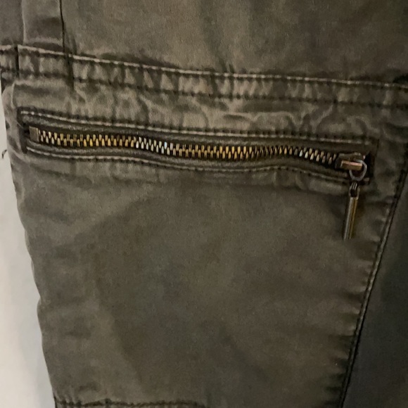 White House Black Market “The Slim Crop” cargo style pants woman’s size 2 - Picture 4 of 12